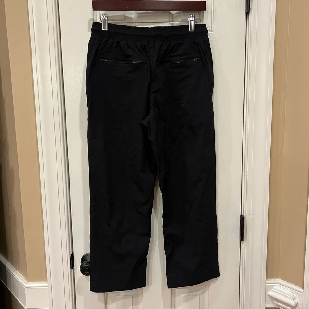NEW Athleta Trekkie Straight Leg Crop Pant Black Nylon Relaxed Hiking Athleisure - Picture 4 of 7